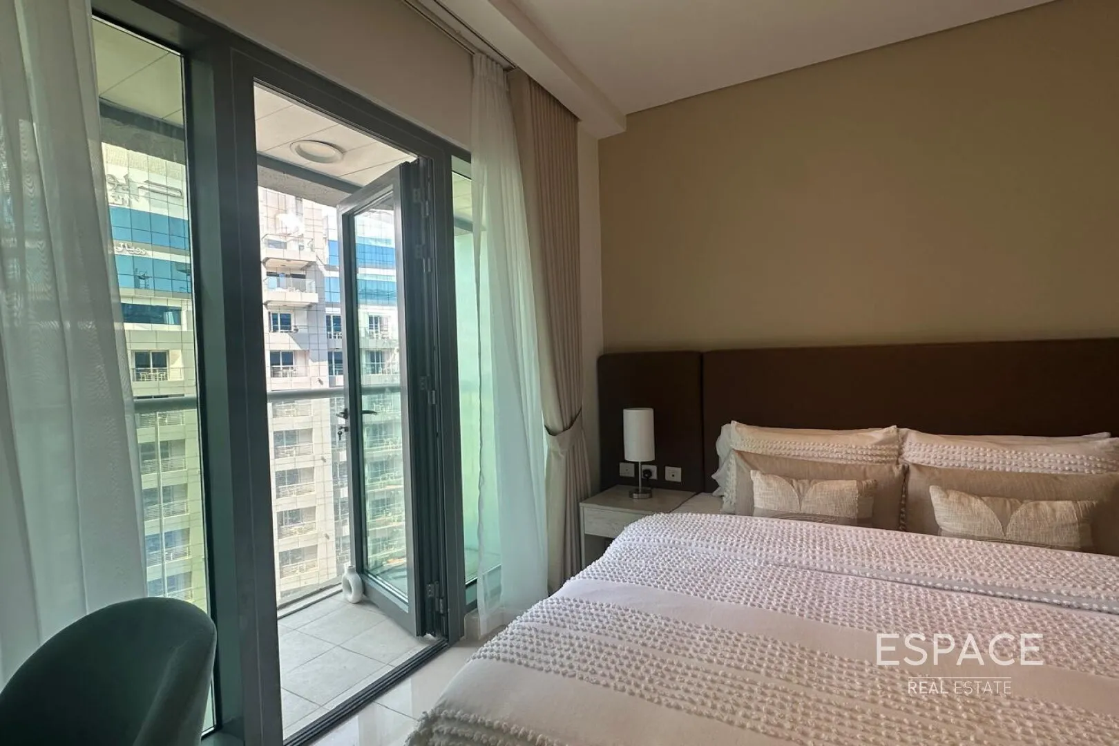 PropertiesGalleryCamera