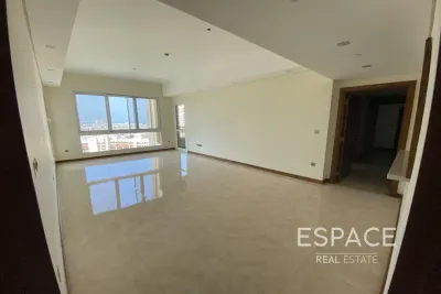 Marina Residence 3, Palm Jumeirah, Dubai - Espace