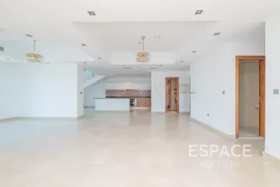 Bay Central West, Dubai Marina, Dubai - Espace