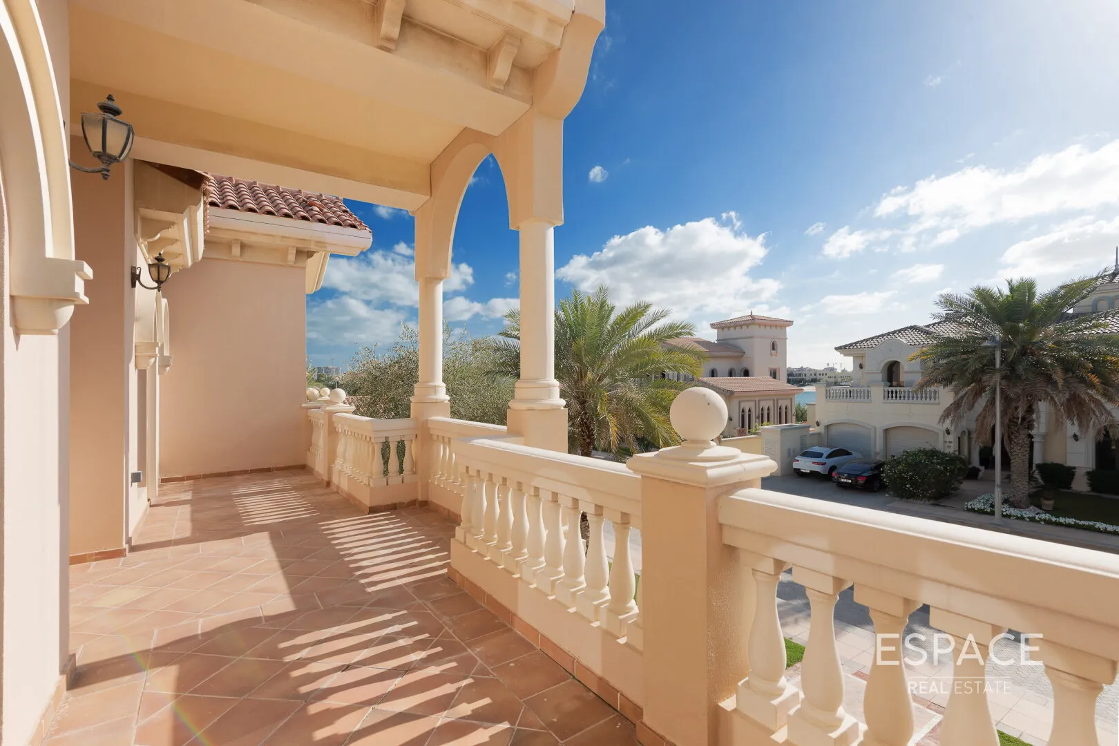 PropertiesGalleryCamera