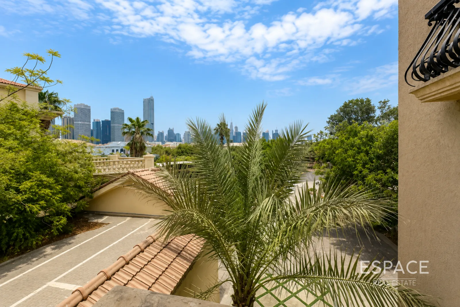 PropertiesGalleryCamera