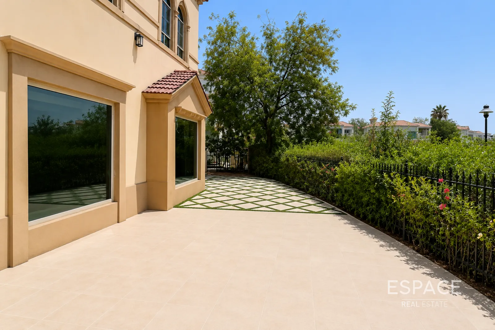 PropertiesGalleryCamera
