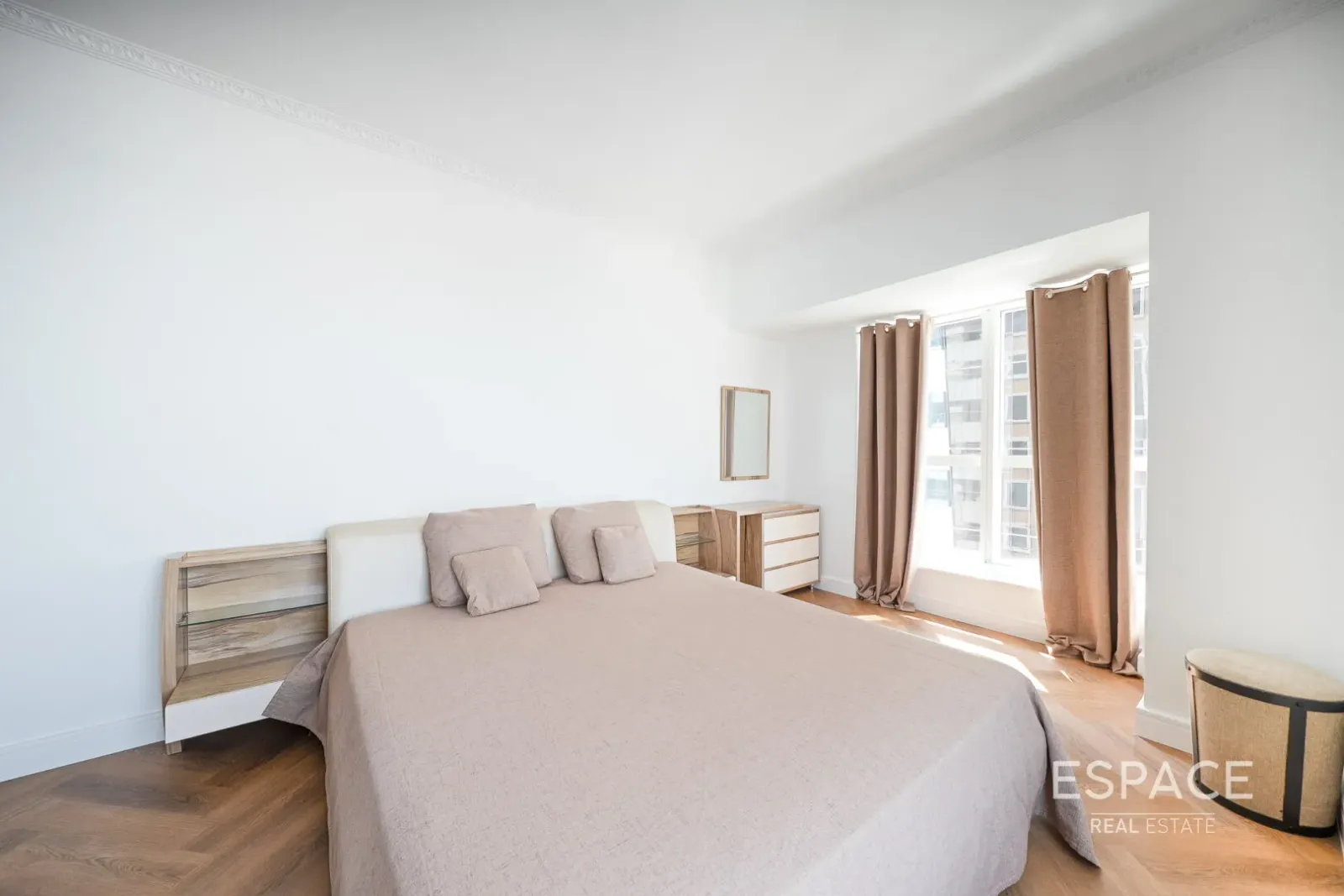 PropertiesGalleryCamera