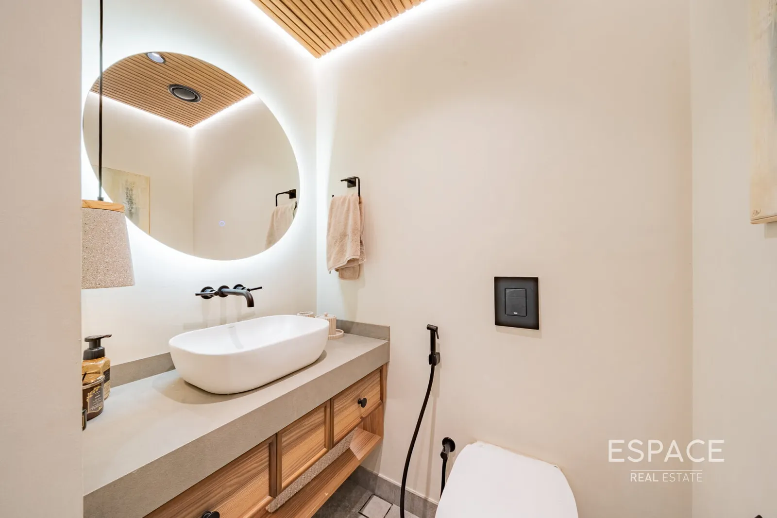 PropertiesGalleryCamera