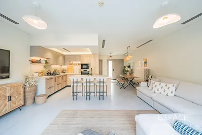 JVC District 12, Jumeirah Village Circle, Dubai - Espace