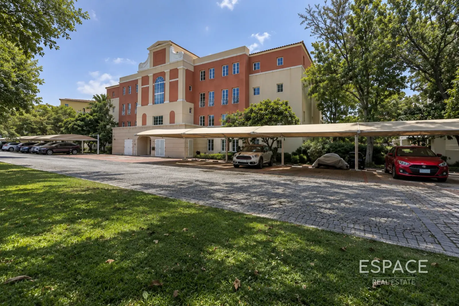 PropertiesGalleryCamera