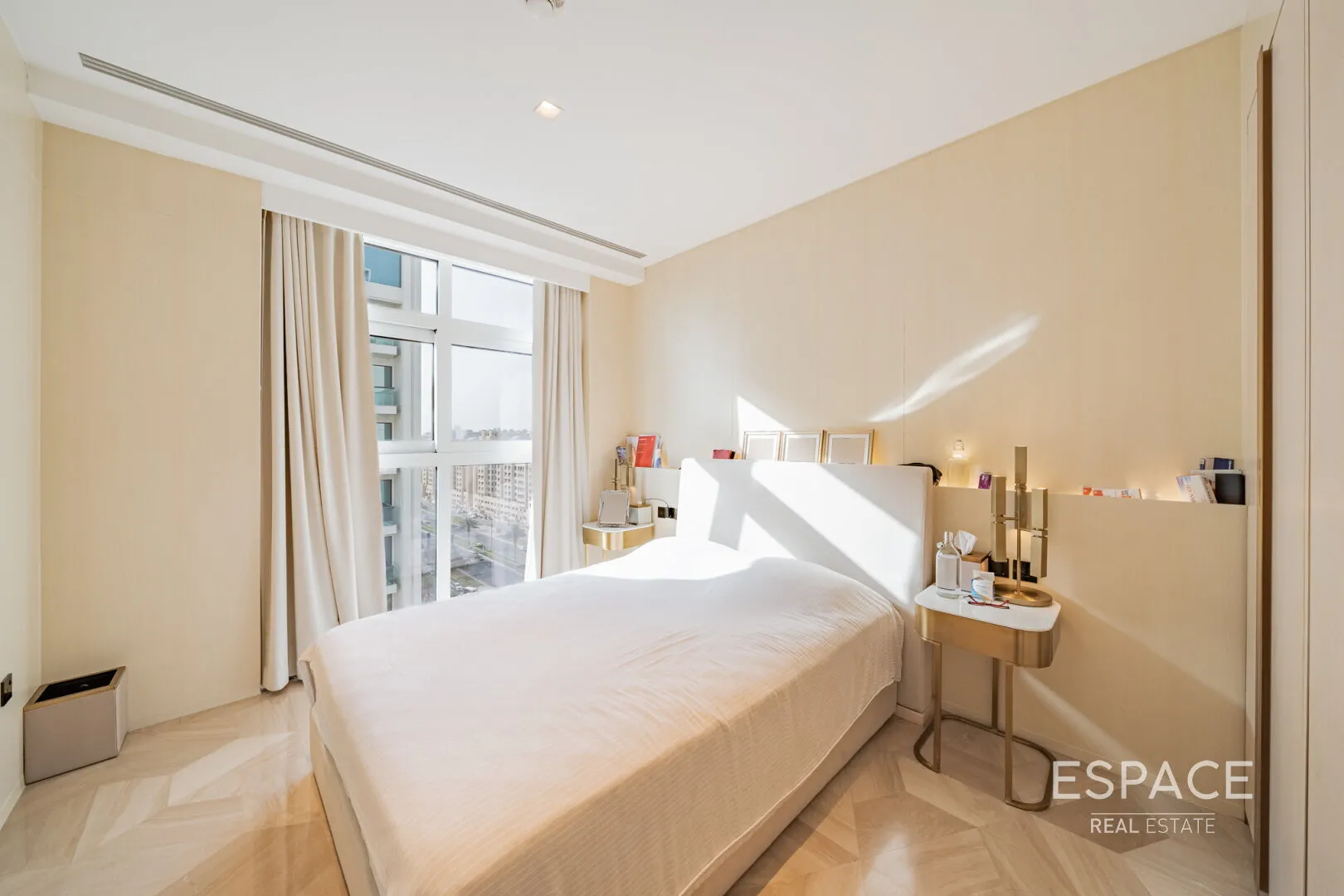 PropertiesGalleryCamera