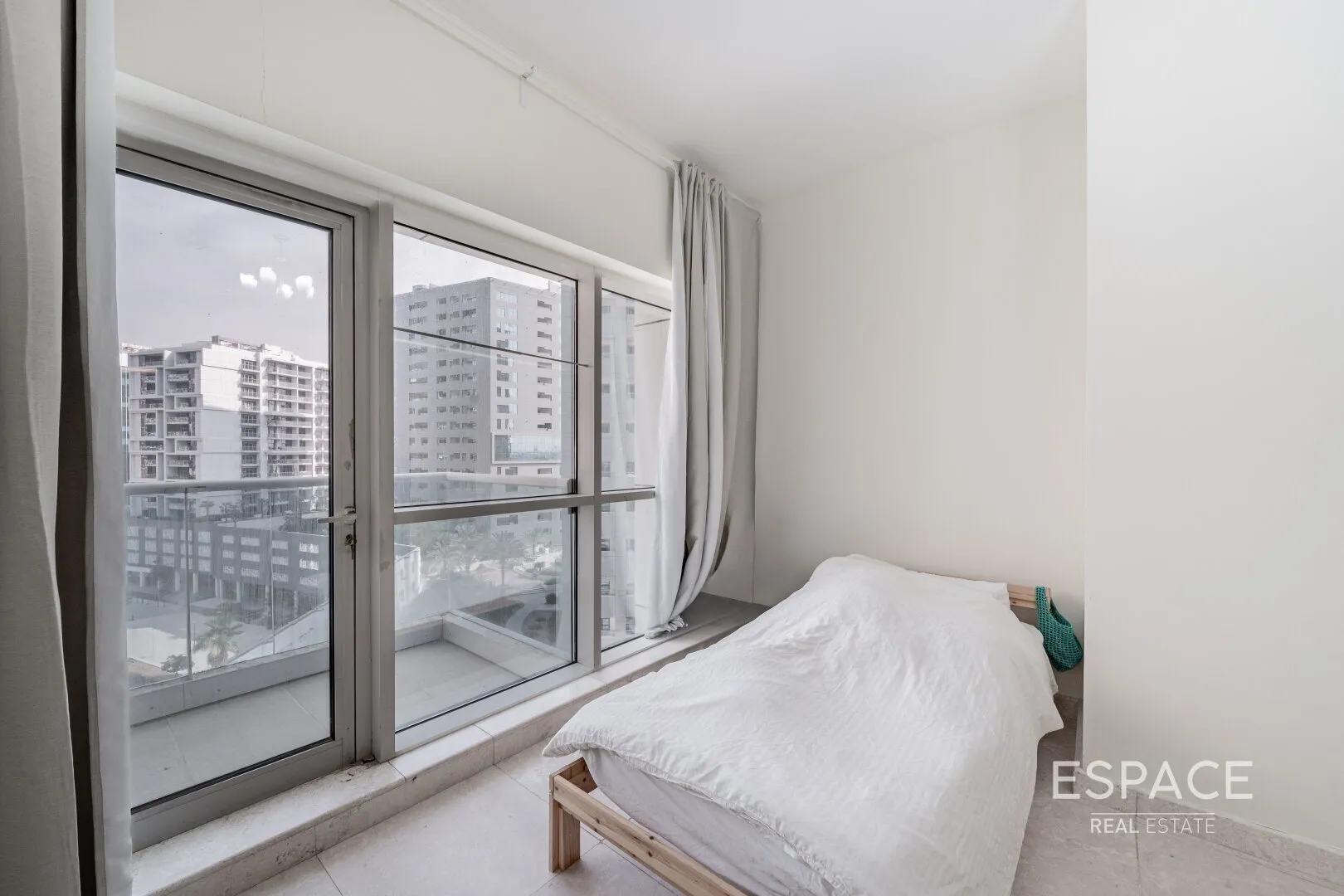 single static gallery