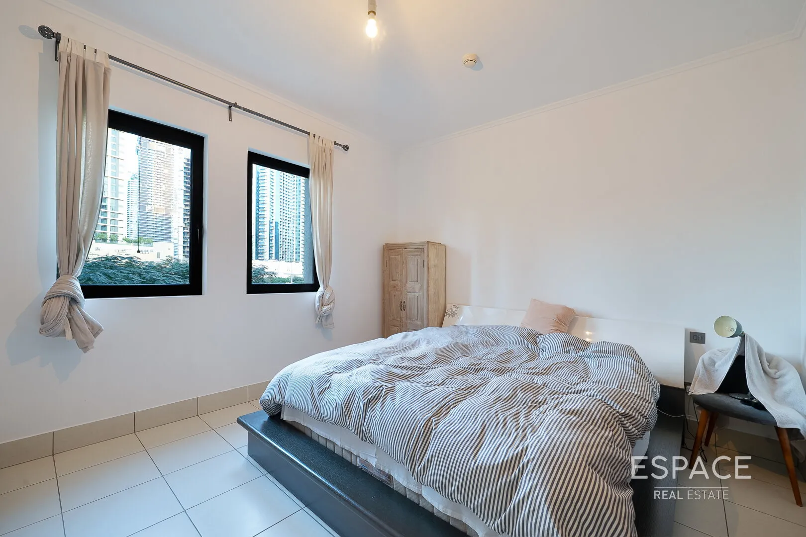 single static gallery