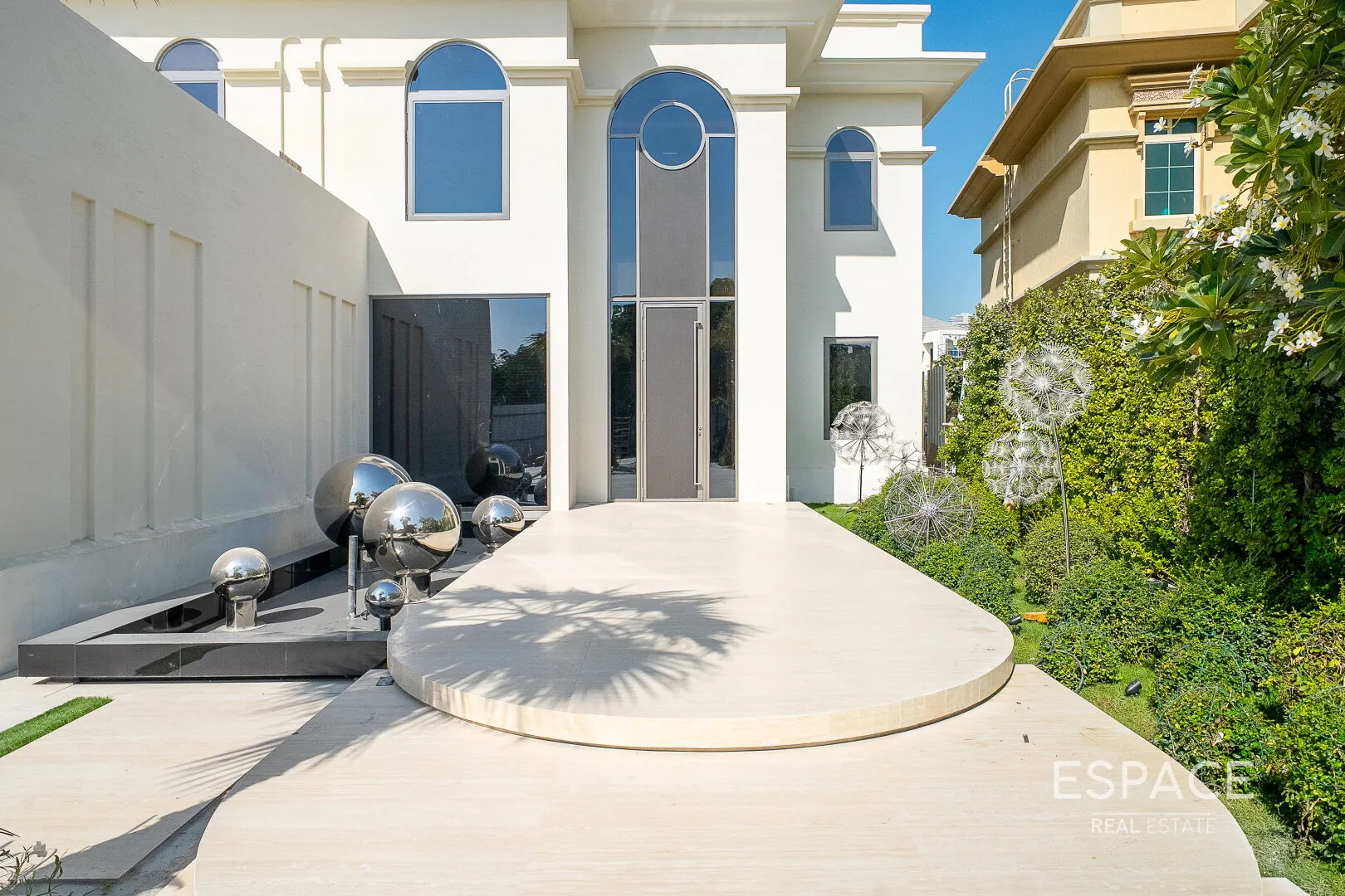 PropertiesGalleryCamera