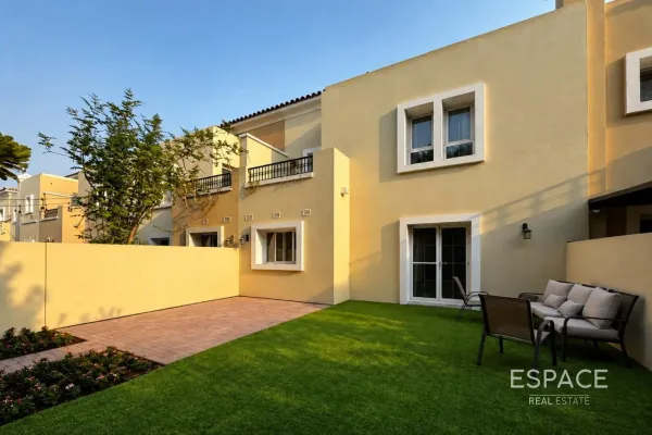 Ghadeer 1, Lakes, Dubai - Espace