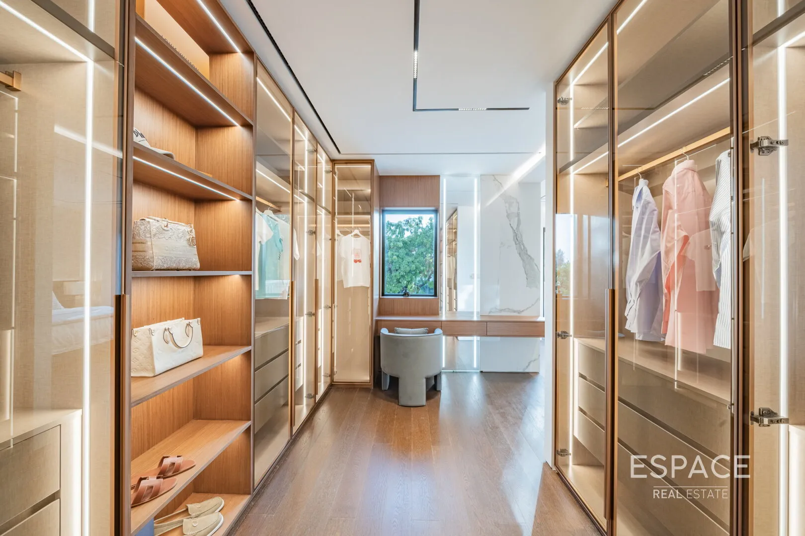 PropertiesGalleryCamera