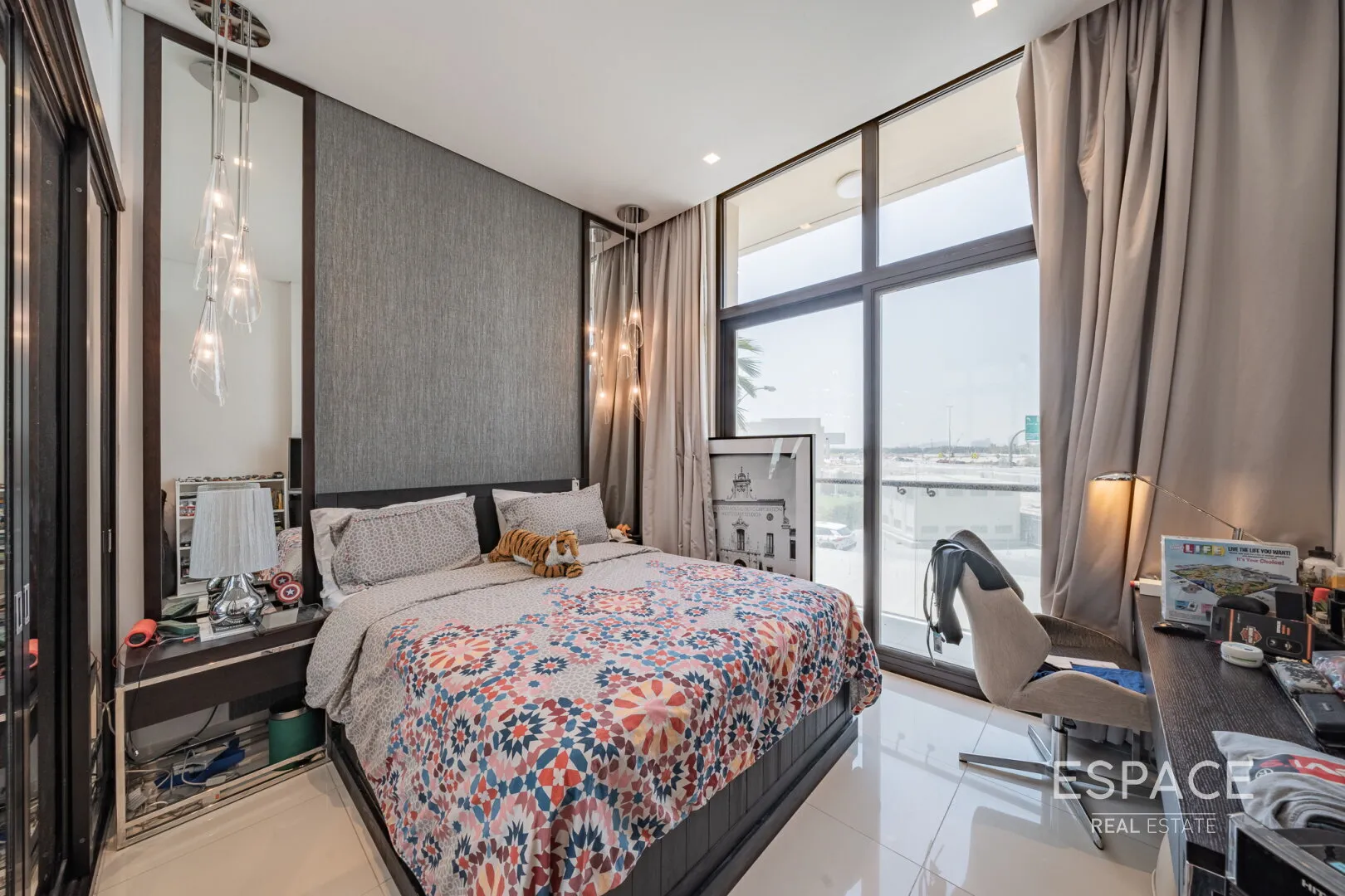 PropertiesGalleryCamera