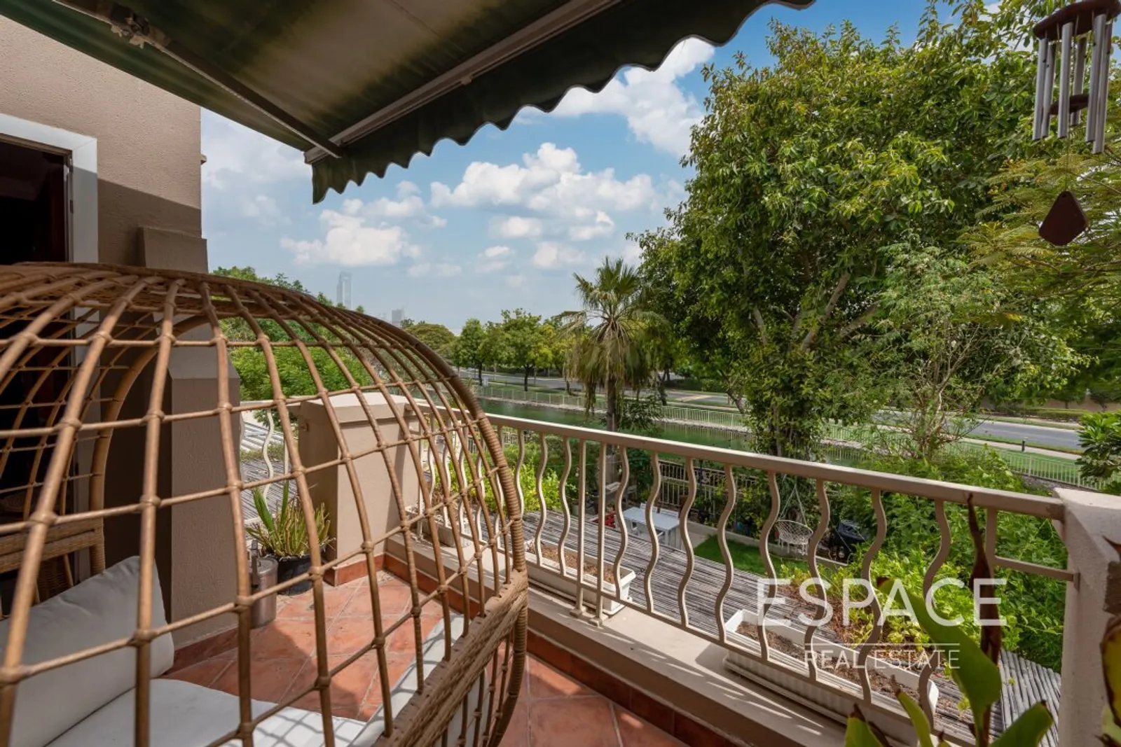 PropertiesGalleryCamera