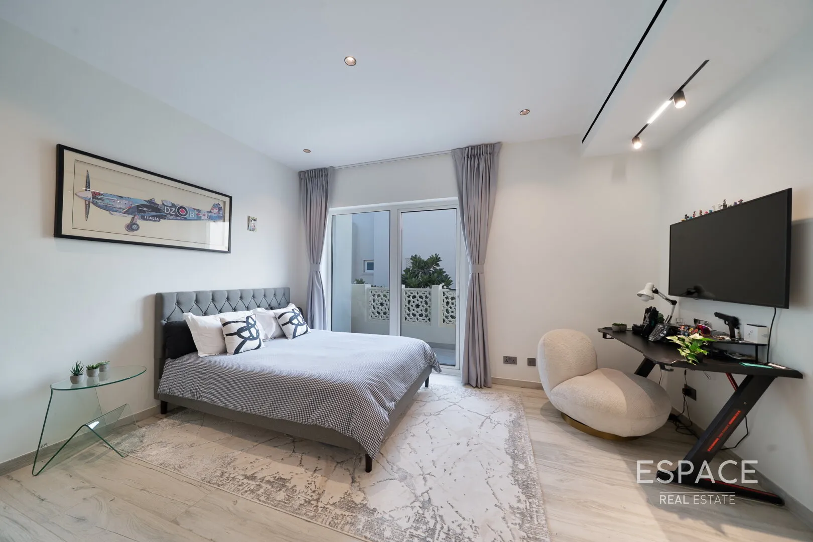 PropertiesGalleryCamera