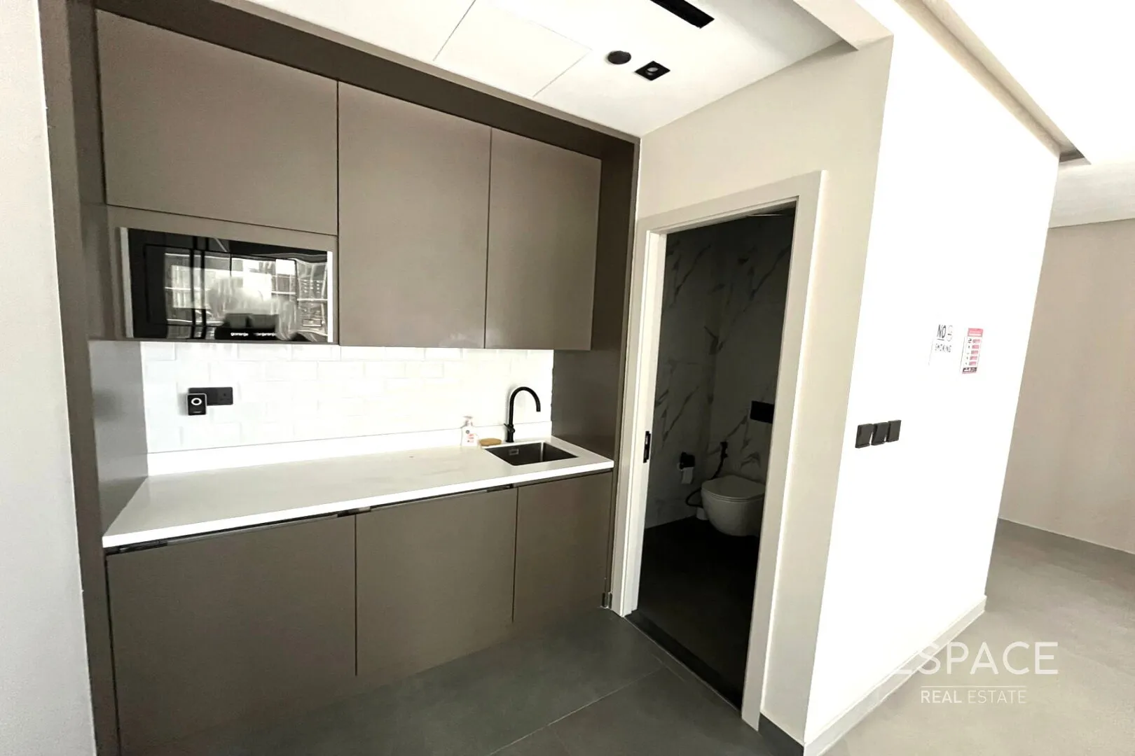 single static gallery