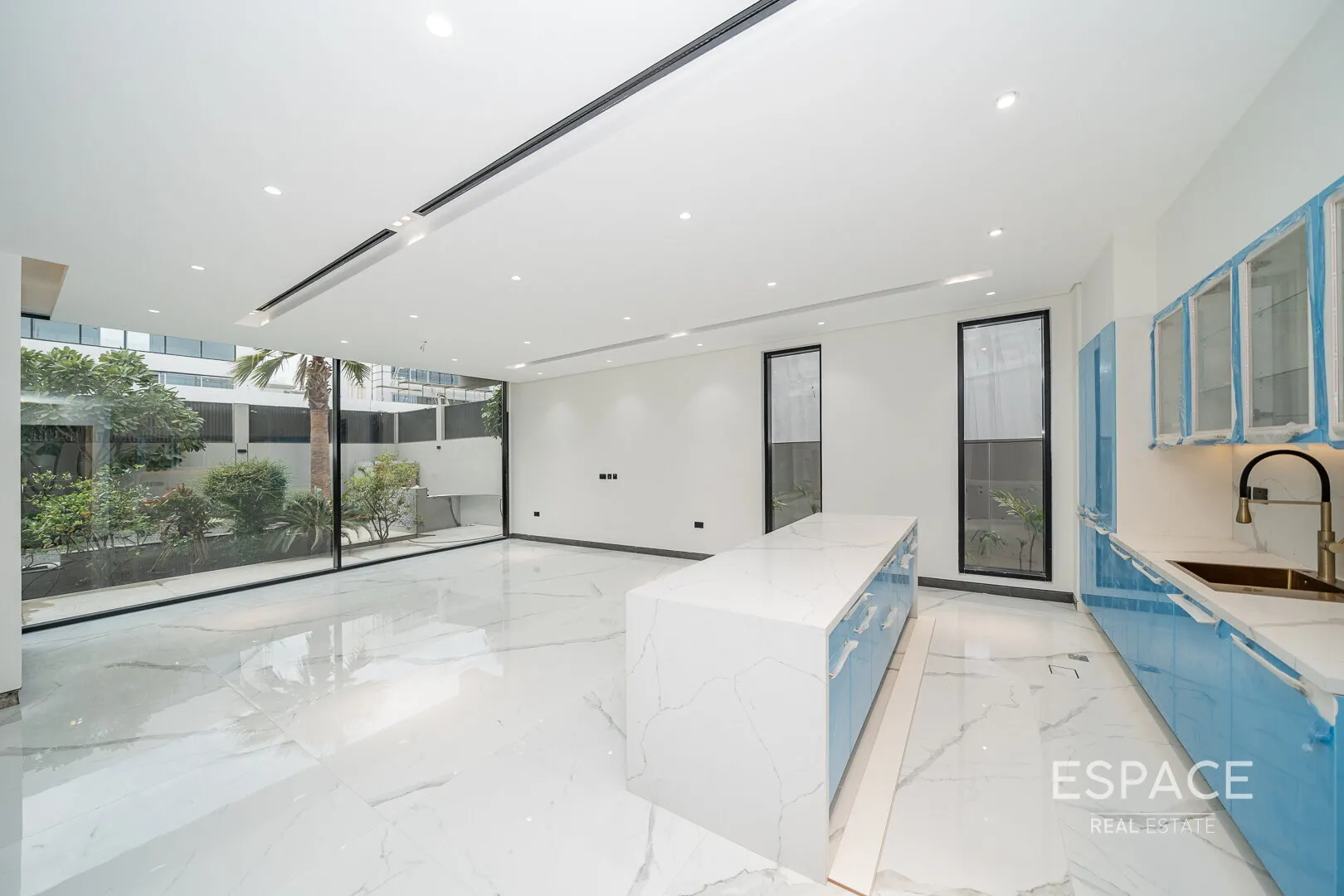 single static gallery