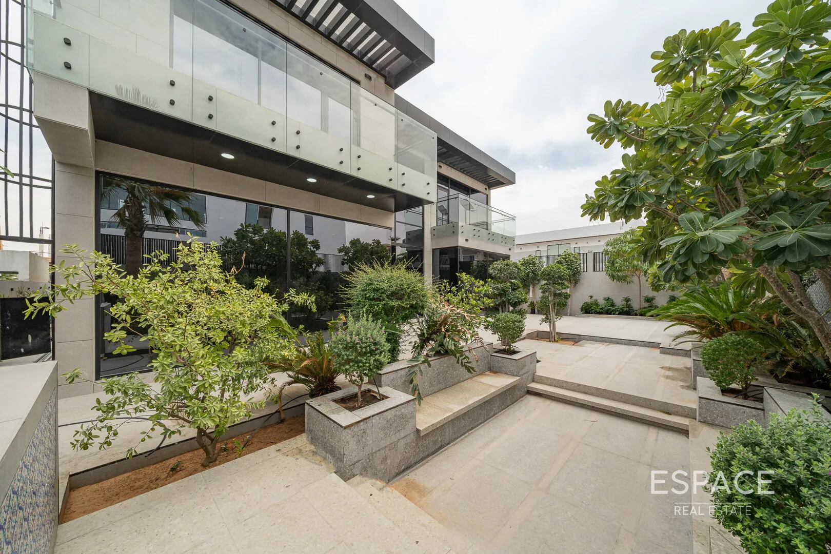 single static gallery