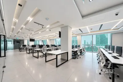 Iris Bay, Business Bay, Dubai - Espace