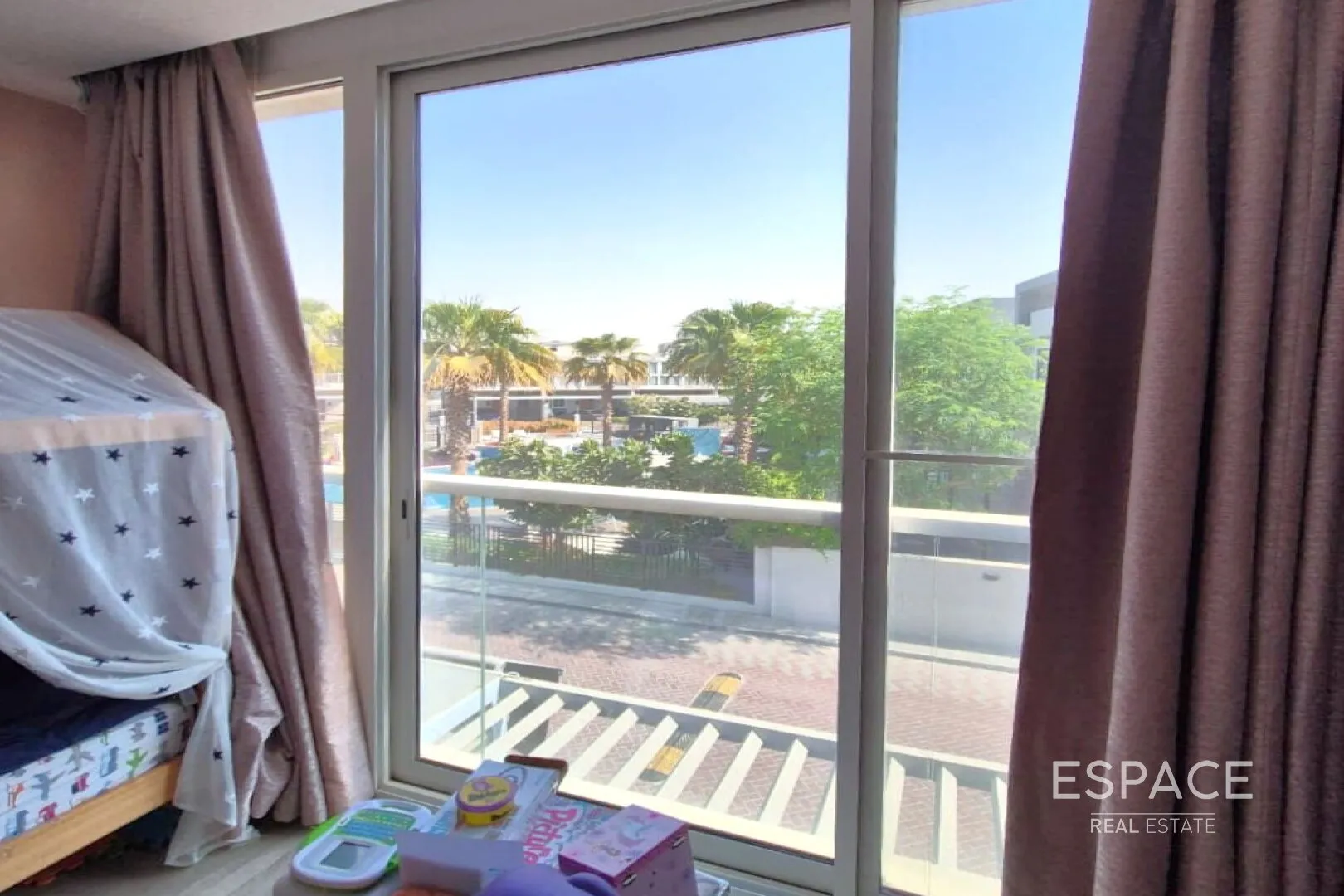 PropertiesGalleryCamera