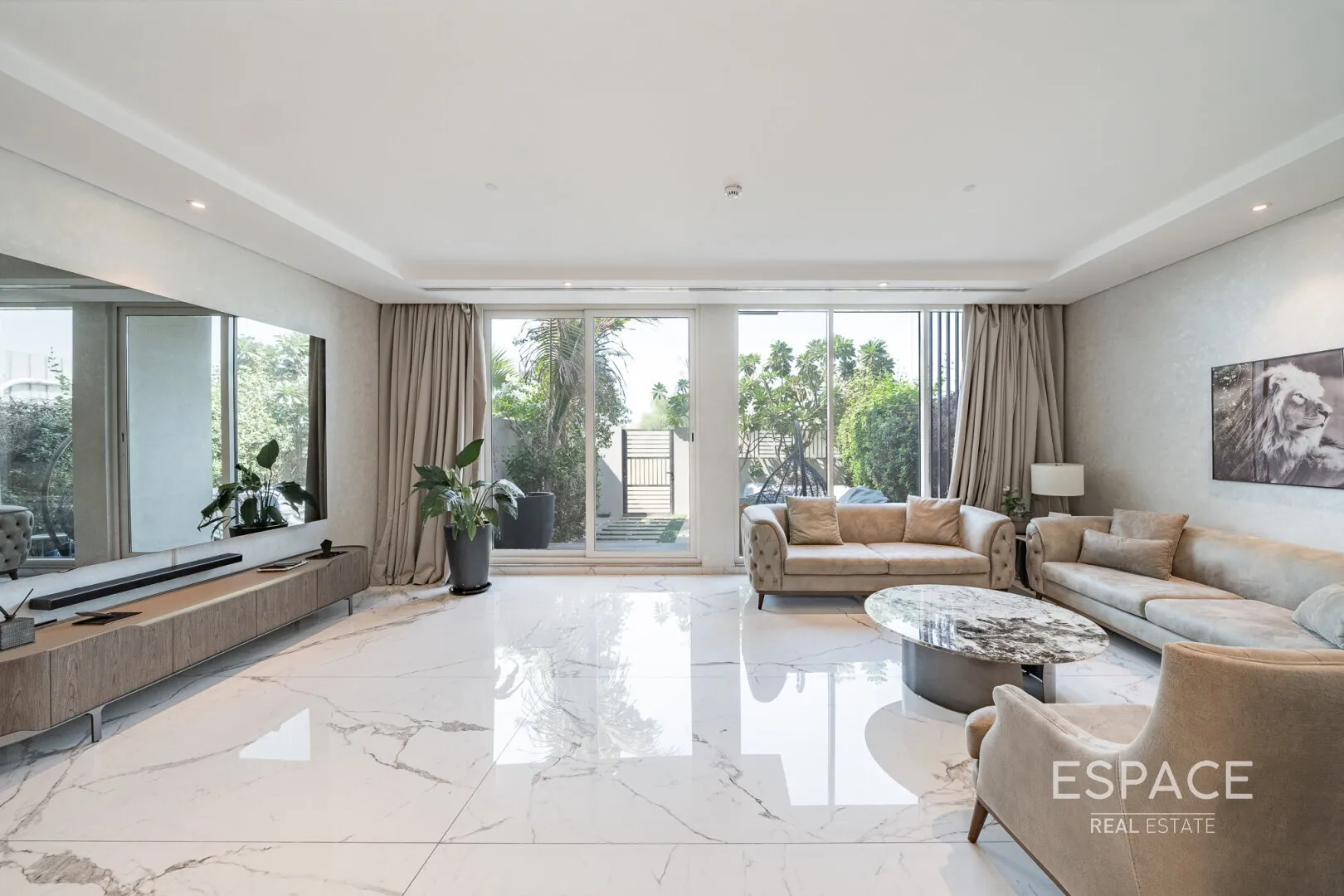 single static gallery