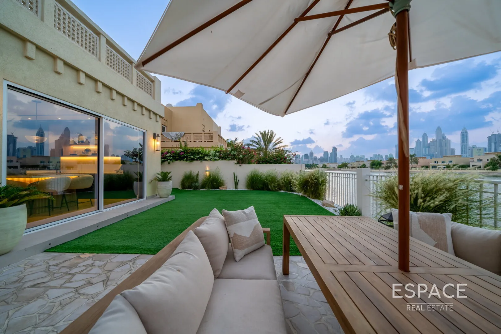 single static gallery