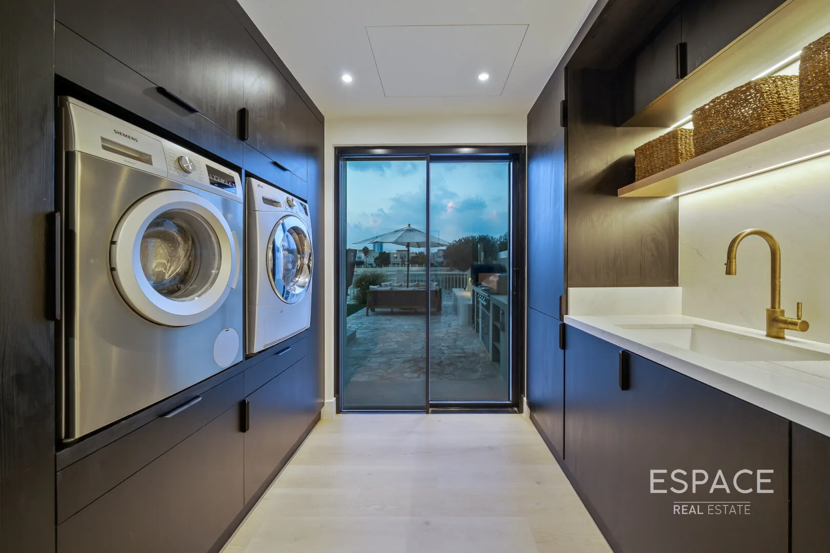 PropertiesGalleryCamera