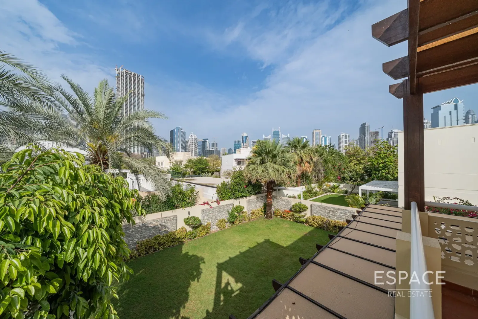 PropertiesGalleryCamera