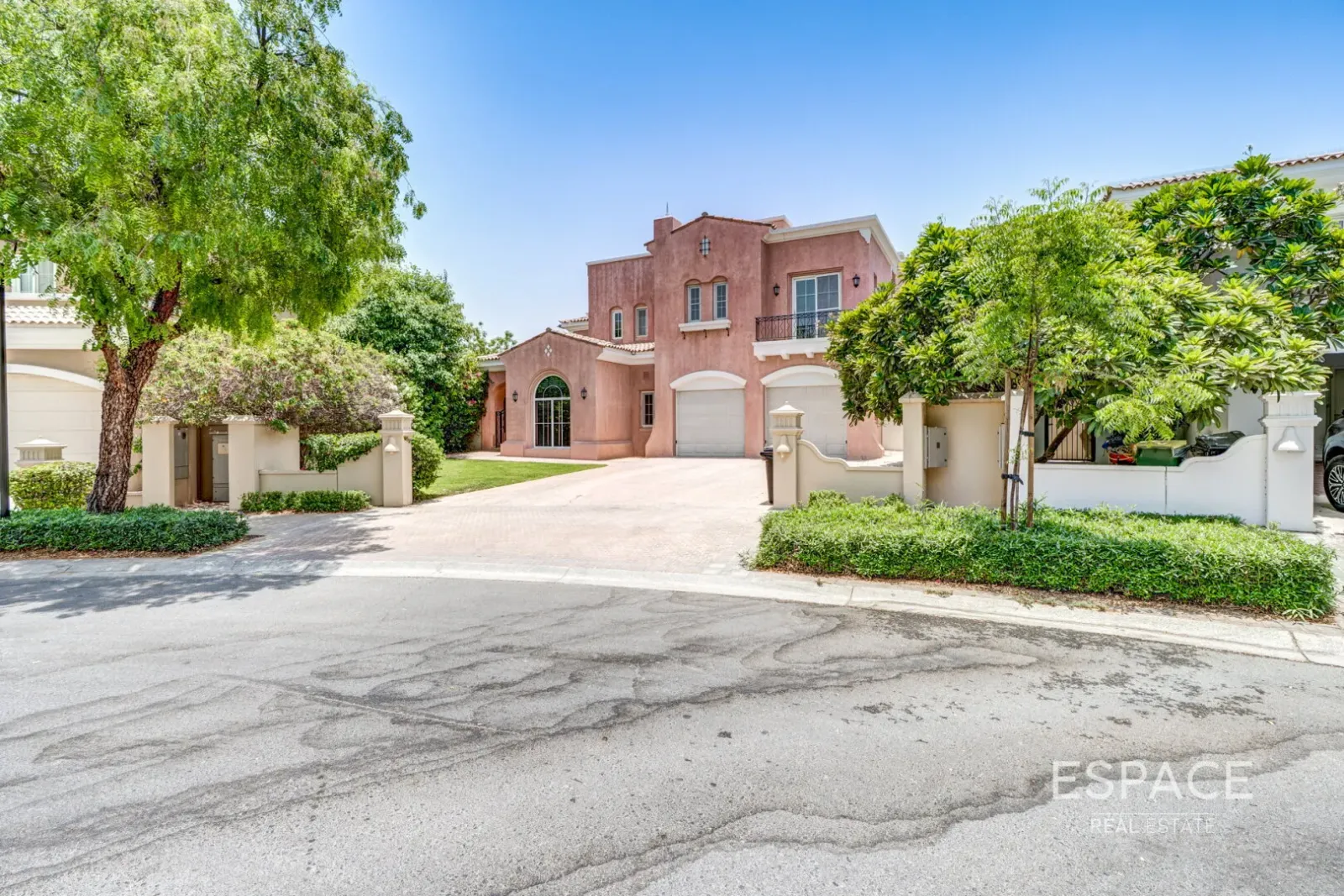 PropertiesGalleryCamera