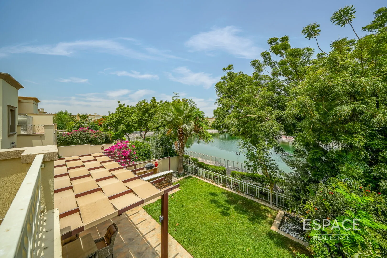 PropertiesGalleryCamera