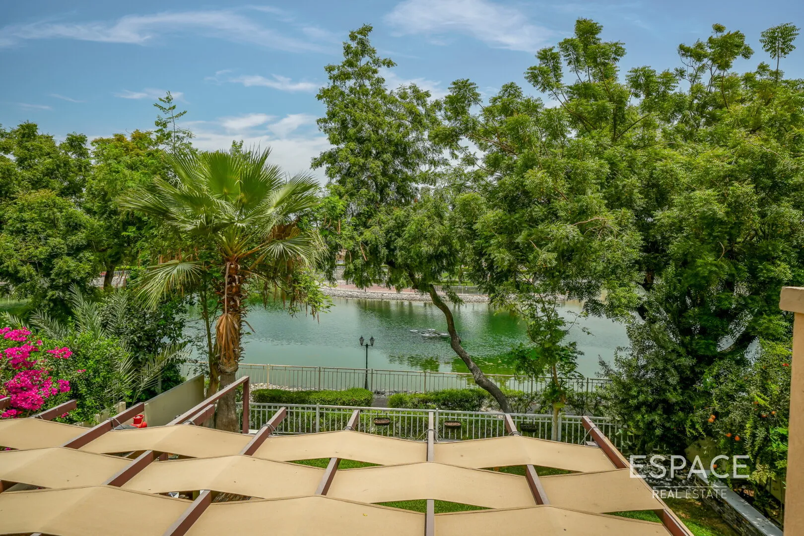 PropertiesGalleryCamera