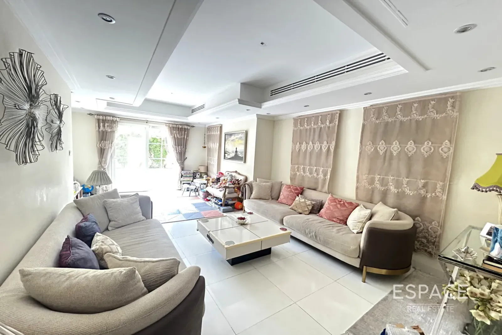 PropertiesGalleryCamera
