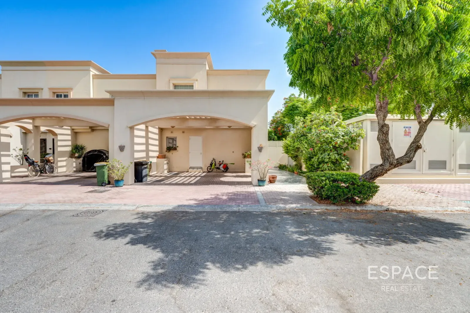 PropertiesGalleryCamera