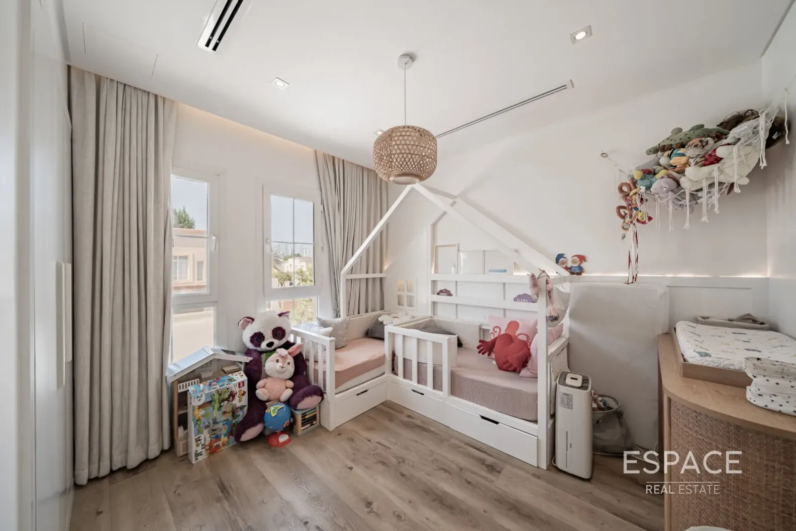 PropertiesGalleryCamera