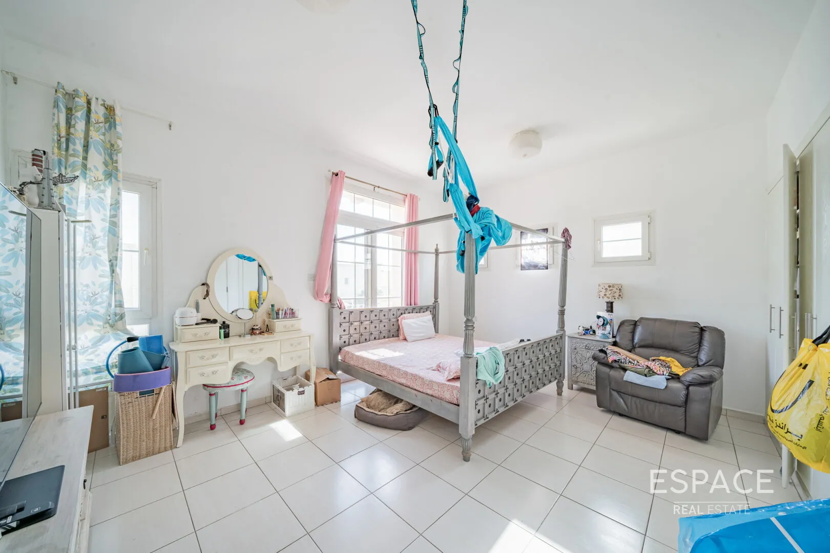 PropertiesGalleryCamera