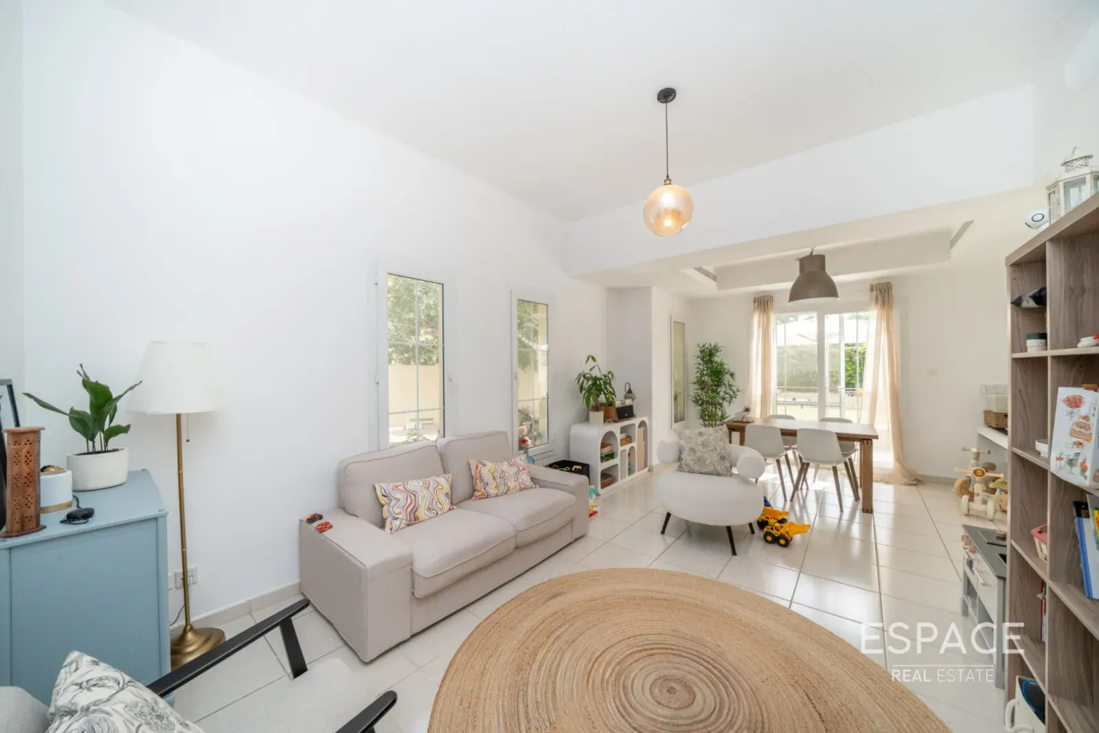 PropertiesGalleryCamera