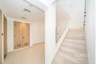 Springs 11, Springs, Dubai - Espace