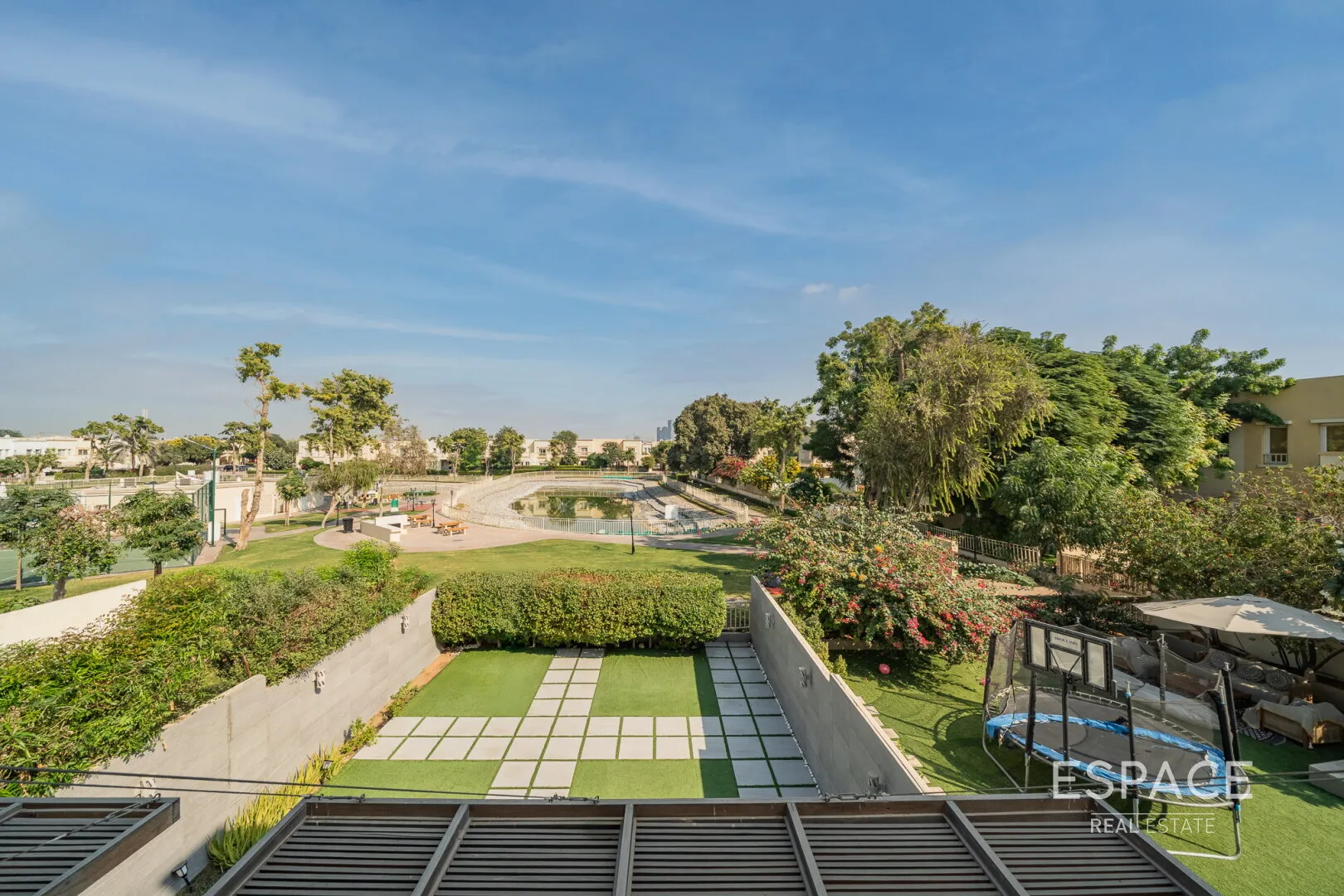 single static gallery