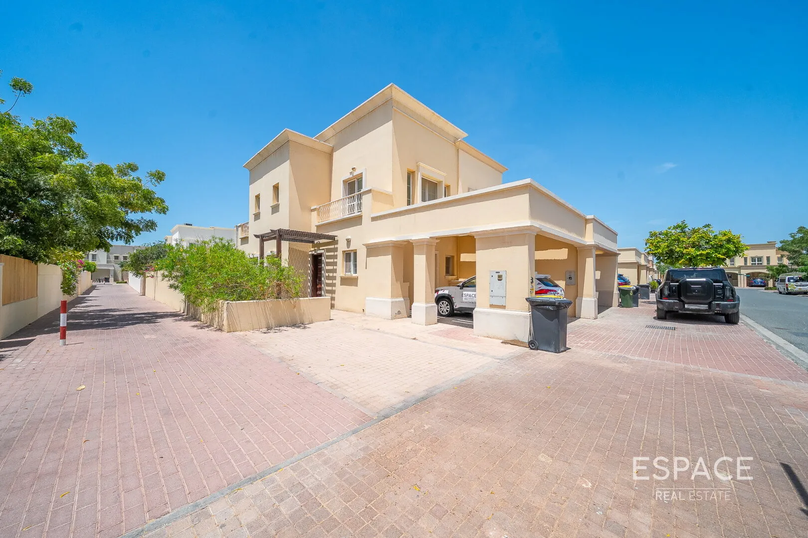 PropertiesGalleryCamera