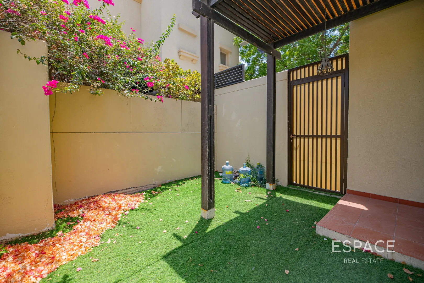 PropertiesGalleryCamera