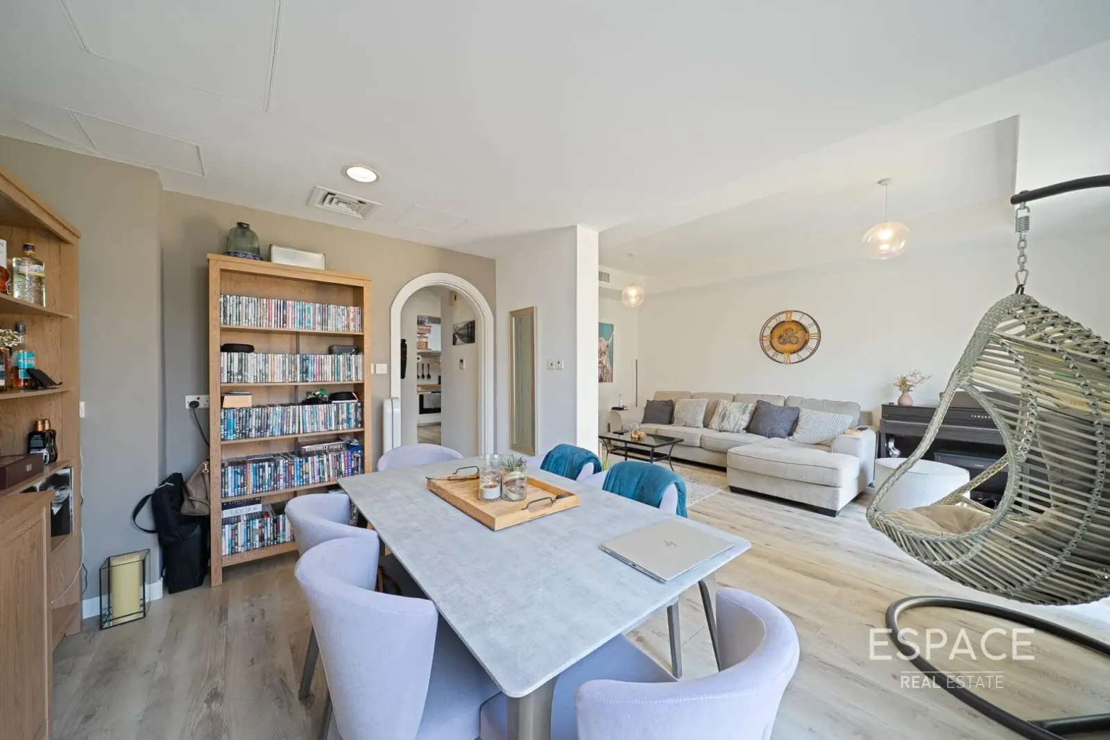 PropertiesGalleryCamera