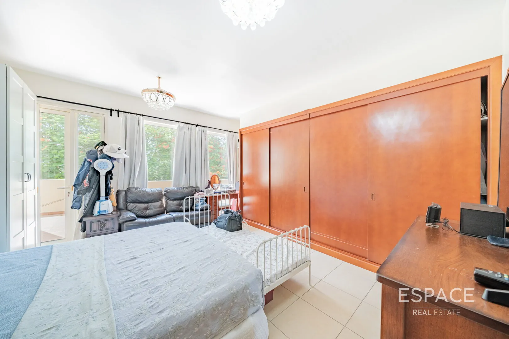 PropertiesGalleryCamera