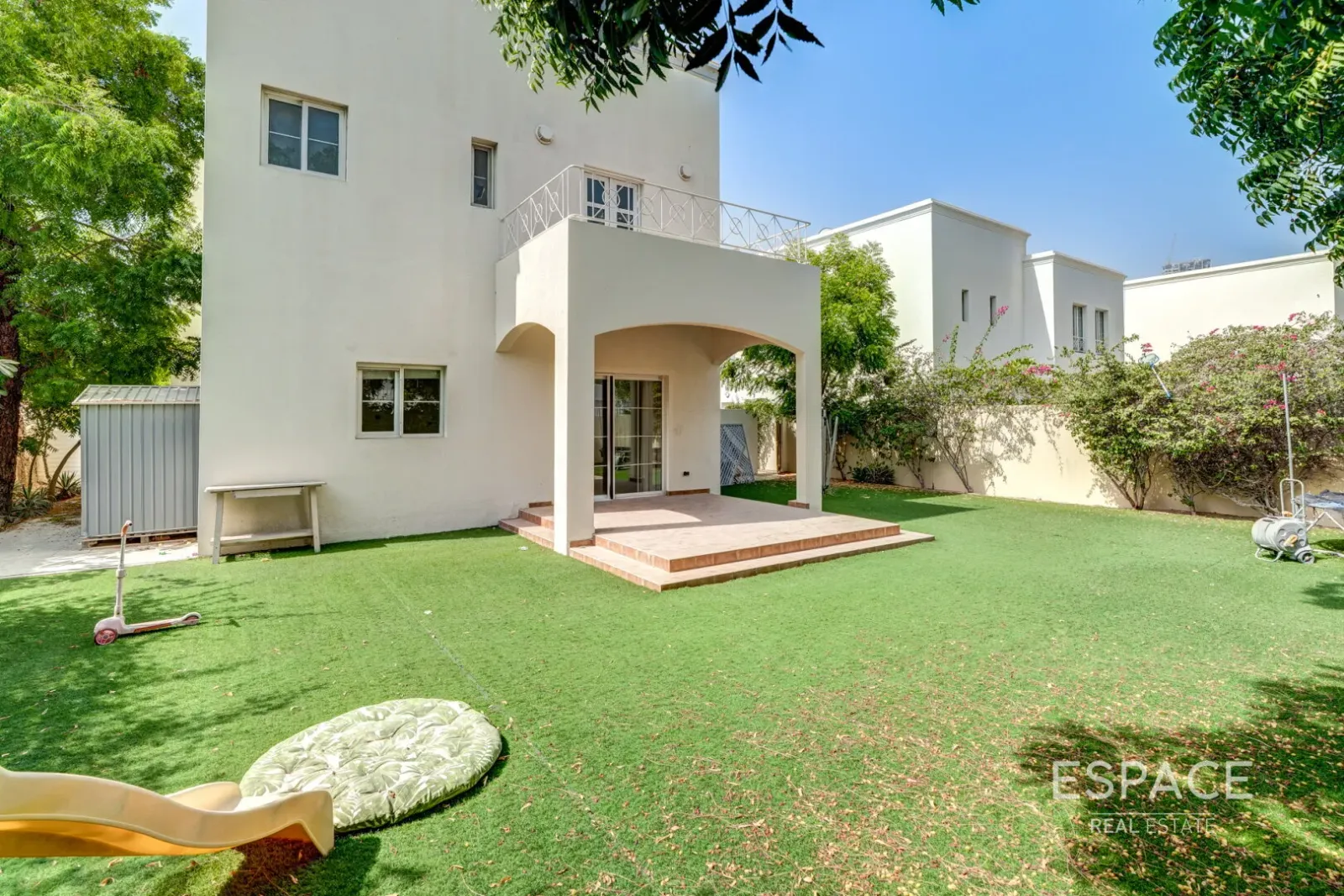 PropertiesGalleryCamera
