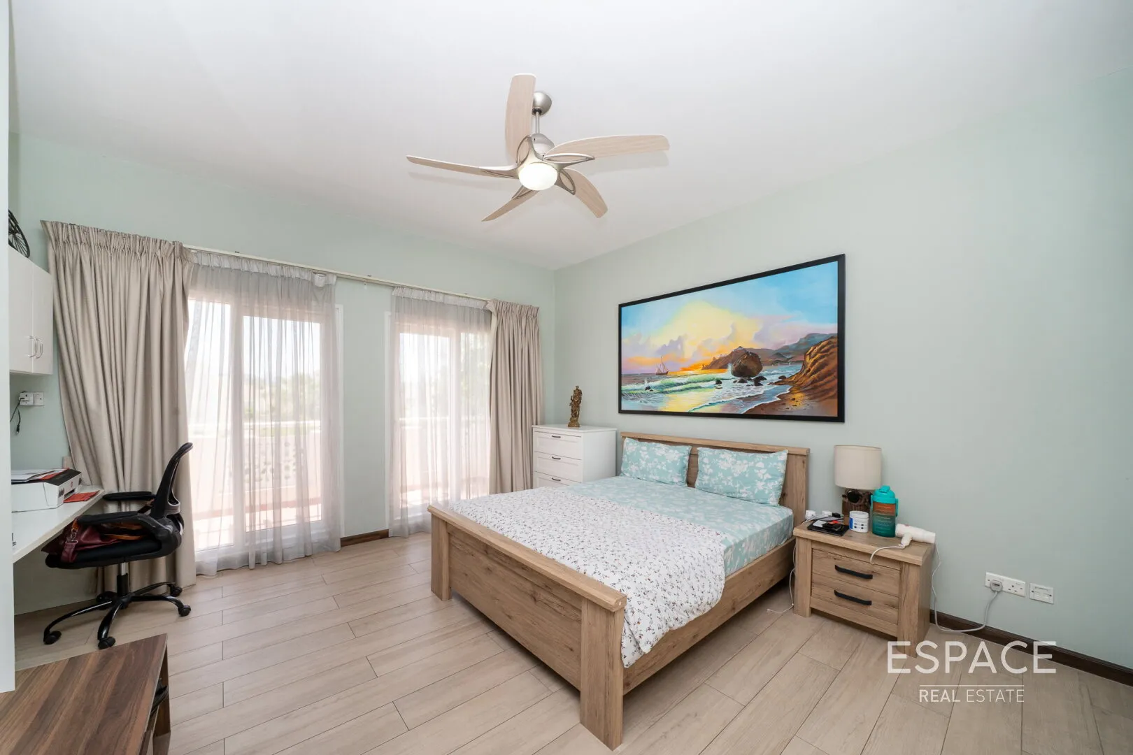 PropertiesGalleryCamera