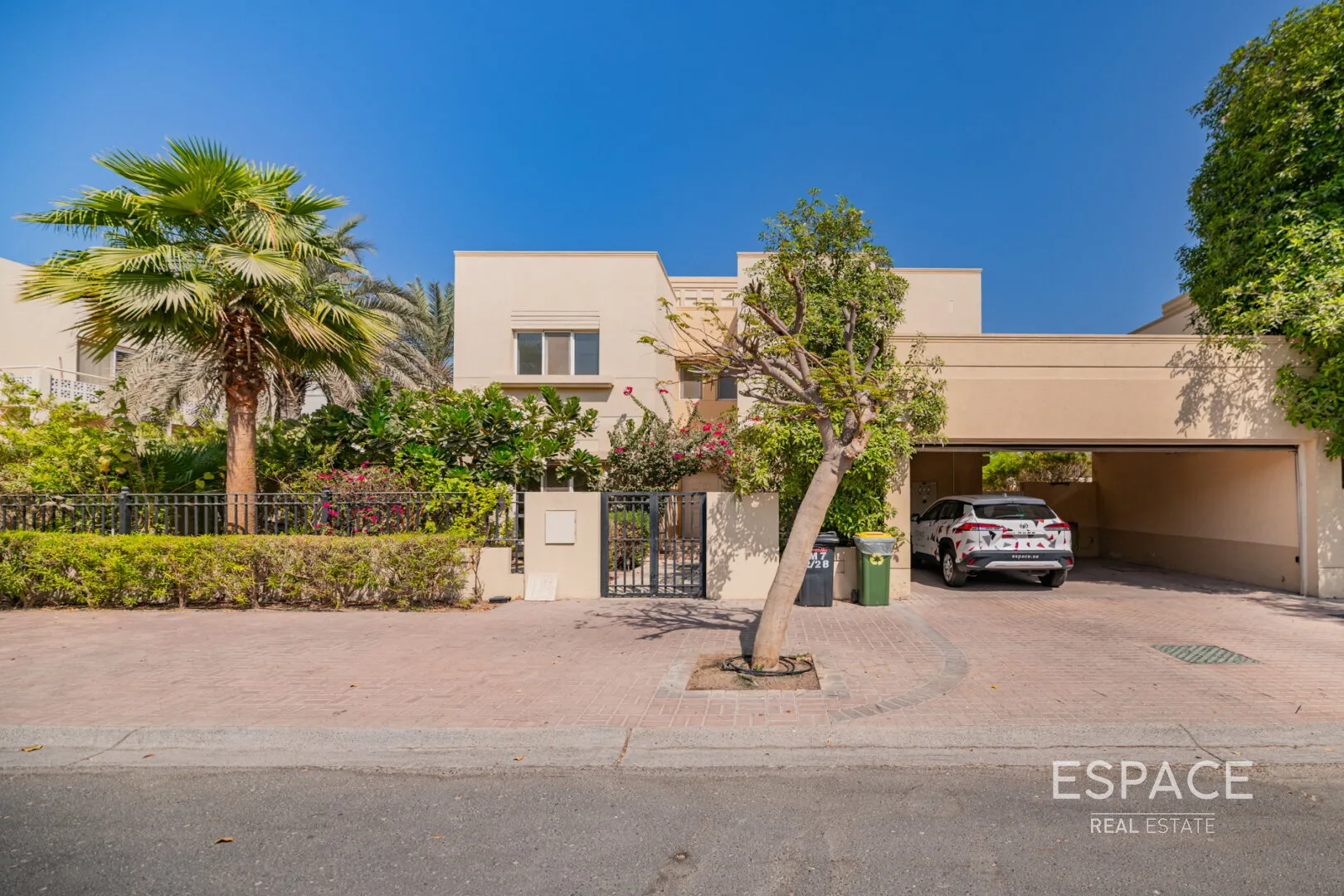 PropertiesGalleryCamera