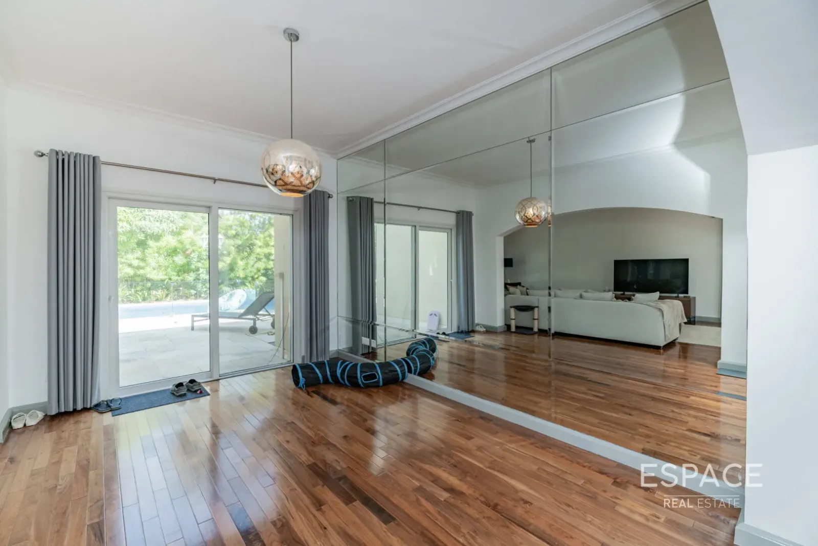 PropertiesGalleryCamera