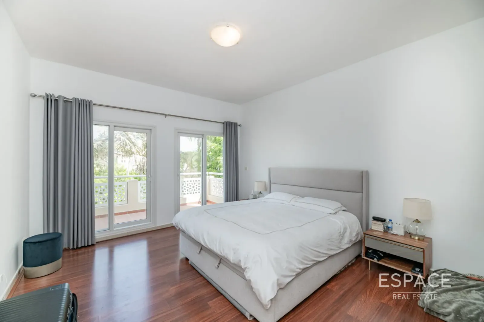 PropertiesGalleryCamera