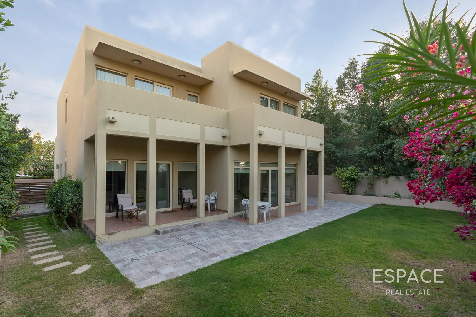 single static gallery