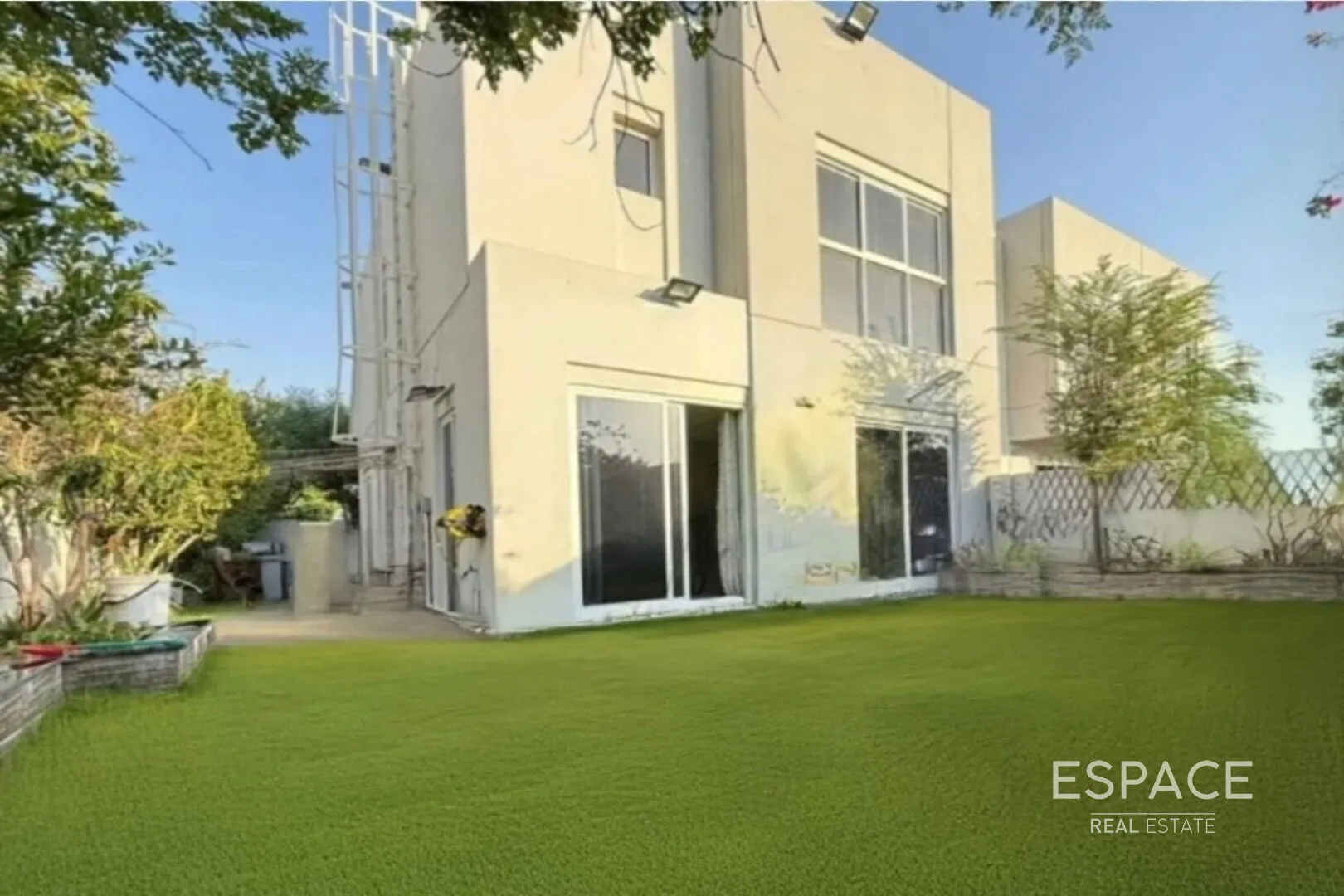 single static gallery