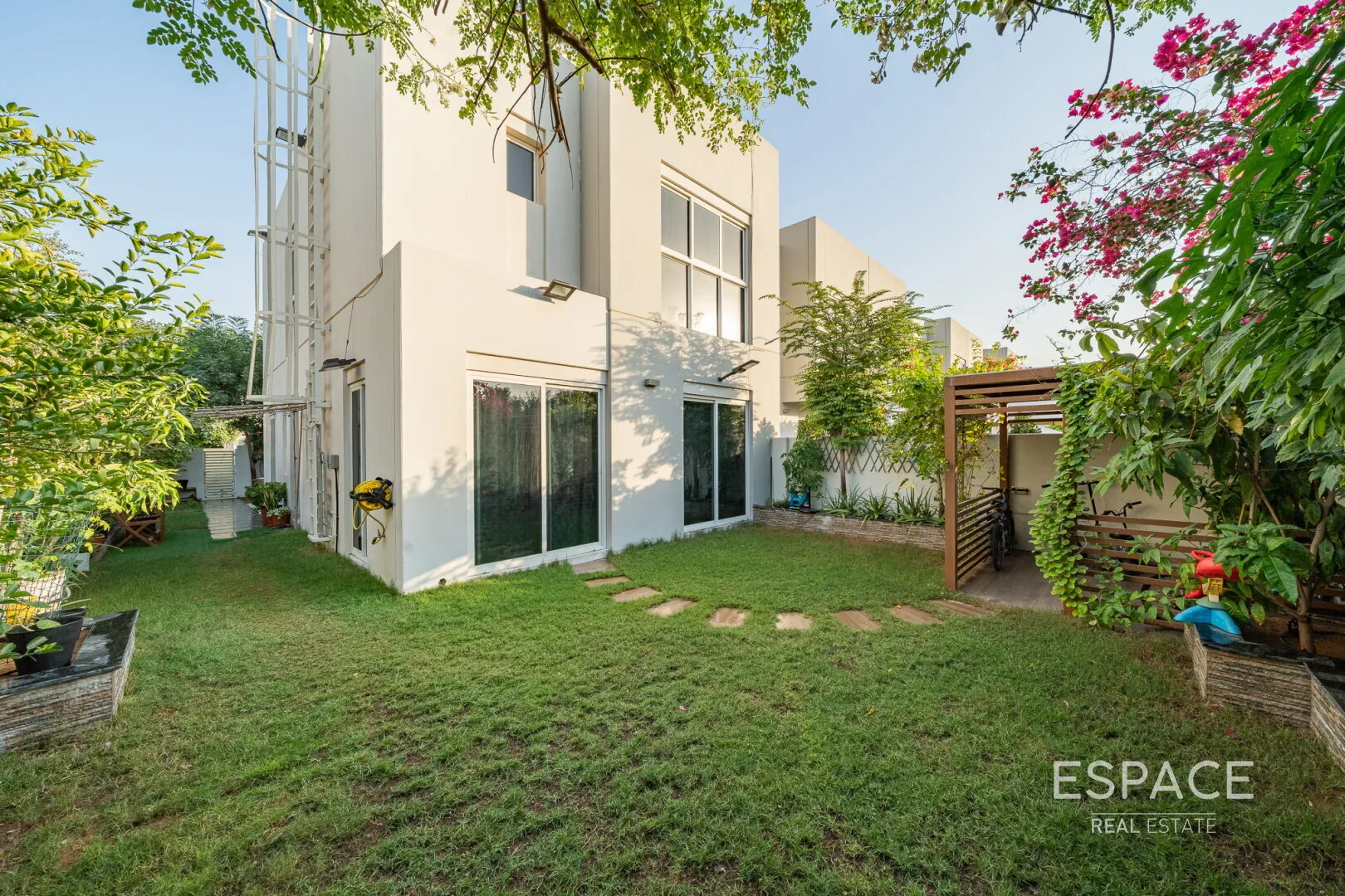 single static gallery